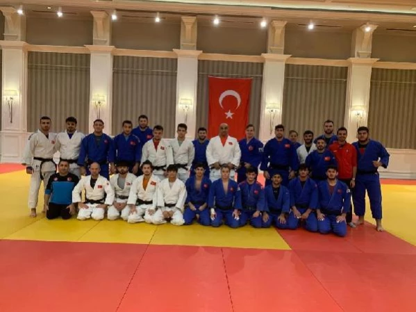 Doha Masterler Turnuvası için olimpik judoculardan ortak çalışma kampı, System.String[]