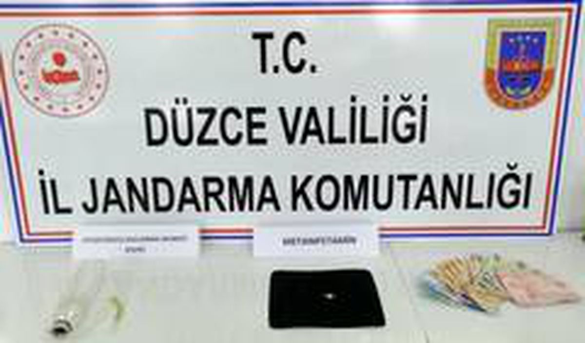 Son dakika! Düzce\'de uyuşturucu operasyonunda 3 kişi tutuklandı