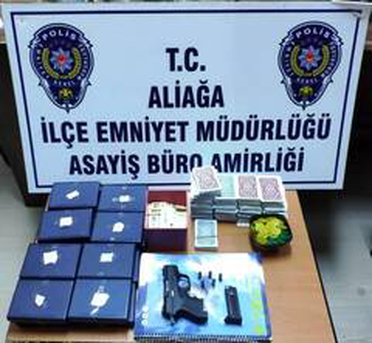 İzmir\'de kumar baskında 14 kişiye ceza