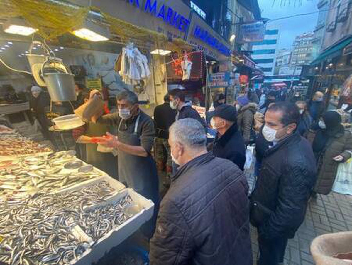 Kadıköy\'de vatandaşların kısıtlama hazırlığı