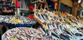 Kısıtlamadan muaf tutulan balıkçılar müşterilerini bekliyor