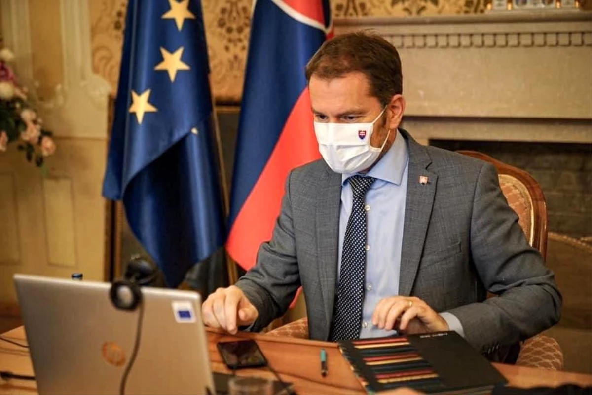 Slovakya Başbakanı\'ndan Ekonomi Bakanı\'na ağır sözler: O koltukta bir aptal olduğu için üzgünüm