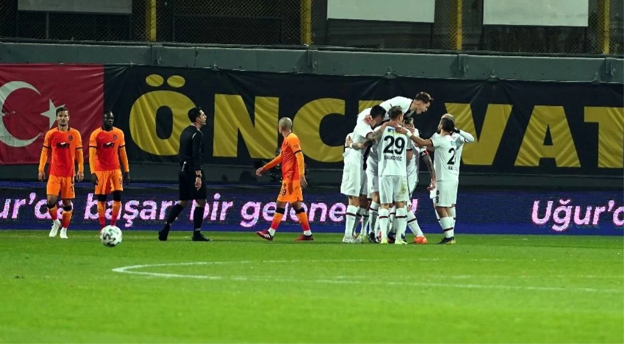 Karagümrük, son dakikalarda attığı golle Galatasaray\'ı 2-1 yendi