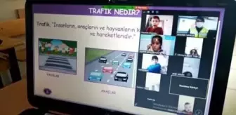 Son dakika haber... Turgutlu'da jandarmadan 'Evde öğreniyorum trafikte uyguluyorum' projesi