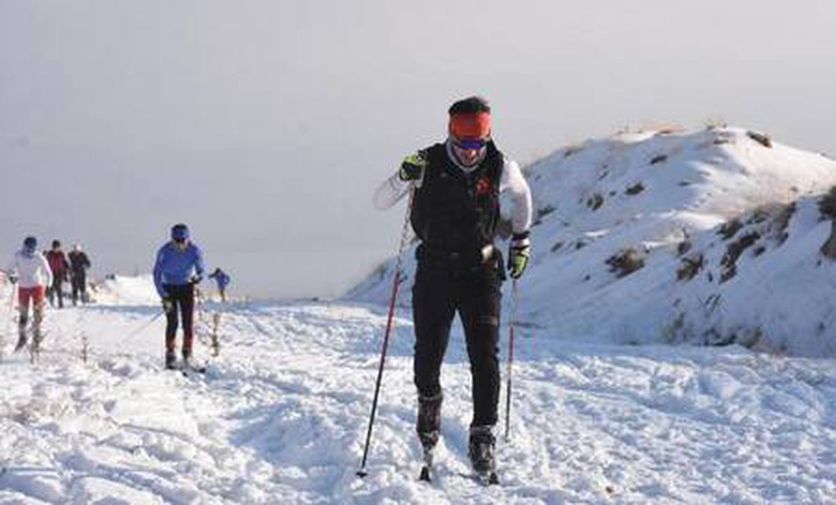 Bitlis\'e kar yağmayınca kayakçılar Nemrut\'a çıktı