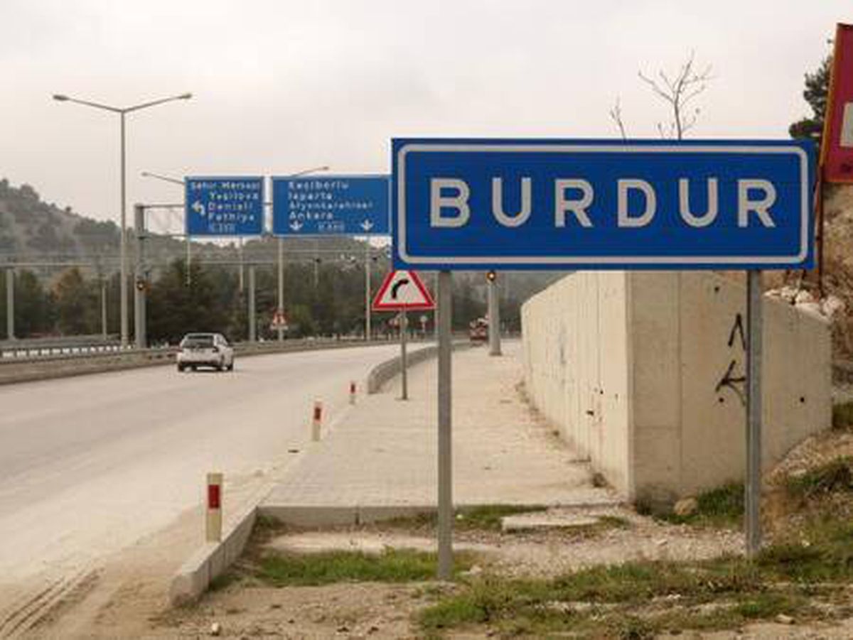 Burdur girişindeki tabelalar değişti