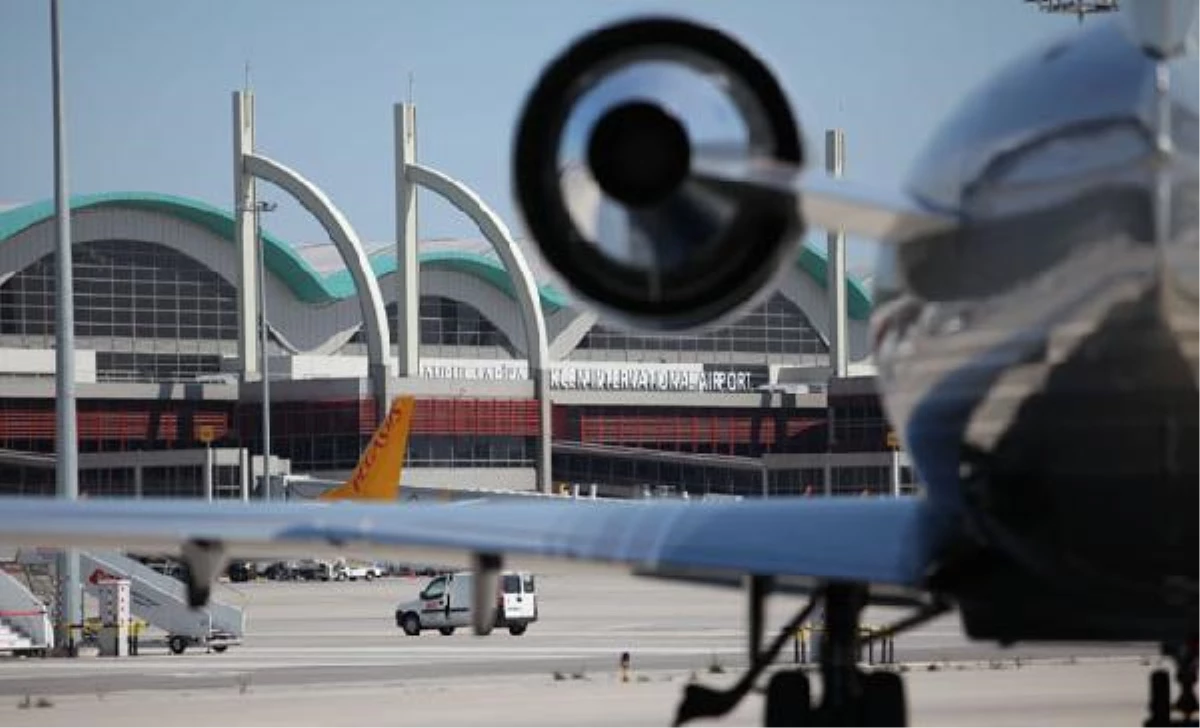 Son dakika haberi... Dubai\'ye yeniden sefer düzenleyen hava yolu şirketlerinin sayısı üçe yükseldi