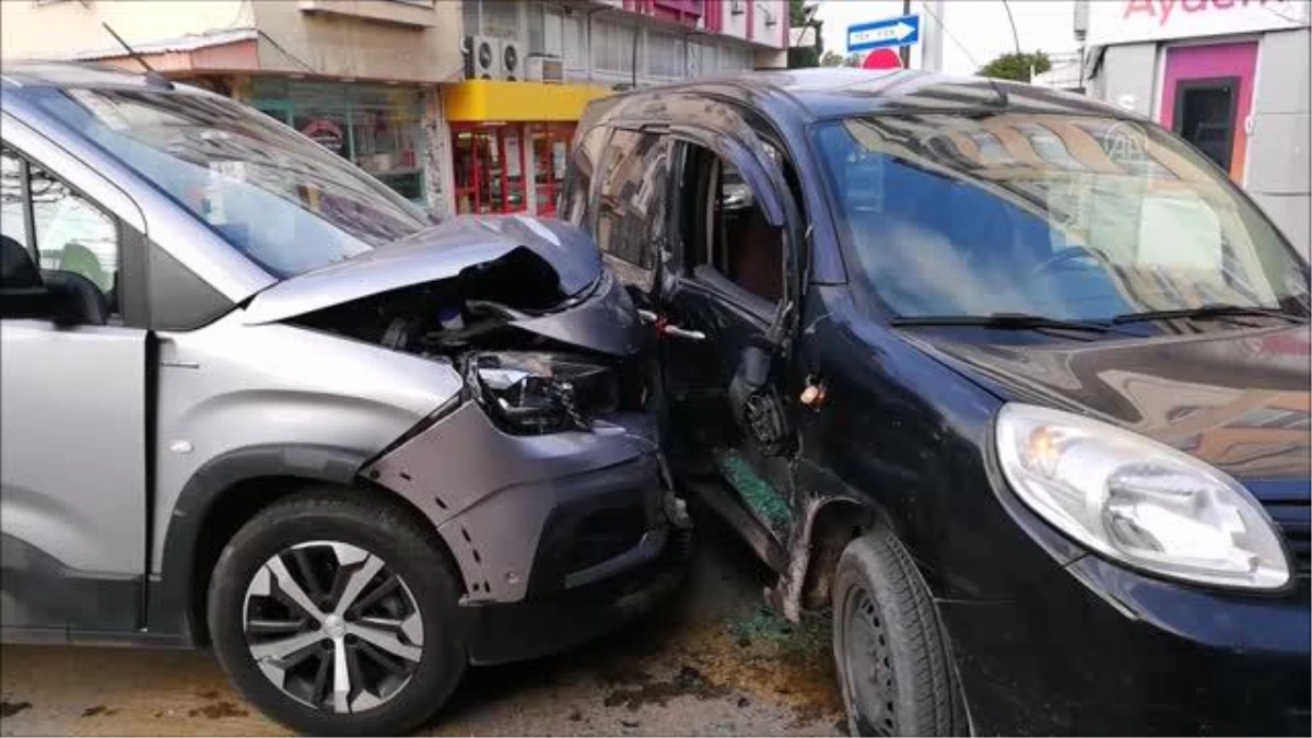 Kaza yapan araçtaki sürücü ve yolcuya, sokağa çıkma kısıtlamasını ihlal cezası