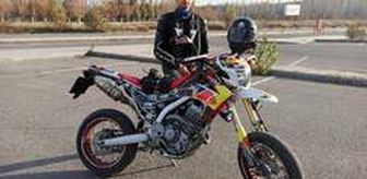 Sağlık çalışanı korona stresini motosikletle atıyor
