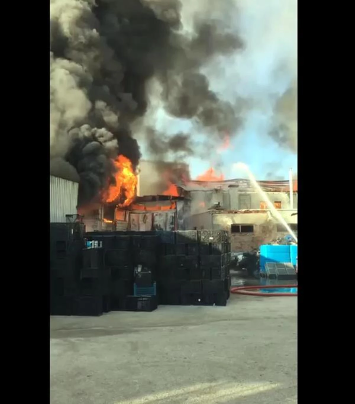 Son dakika gündem: Ankara\'da market deposunda yangın