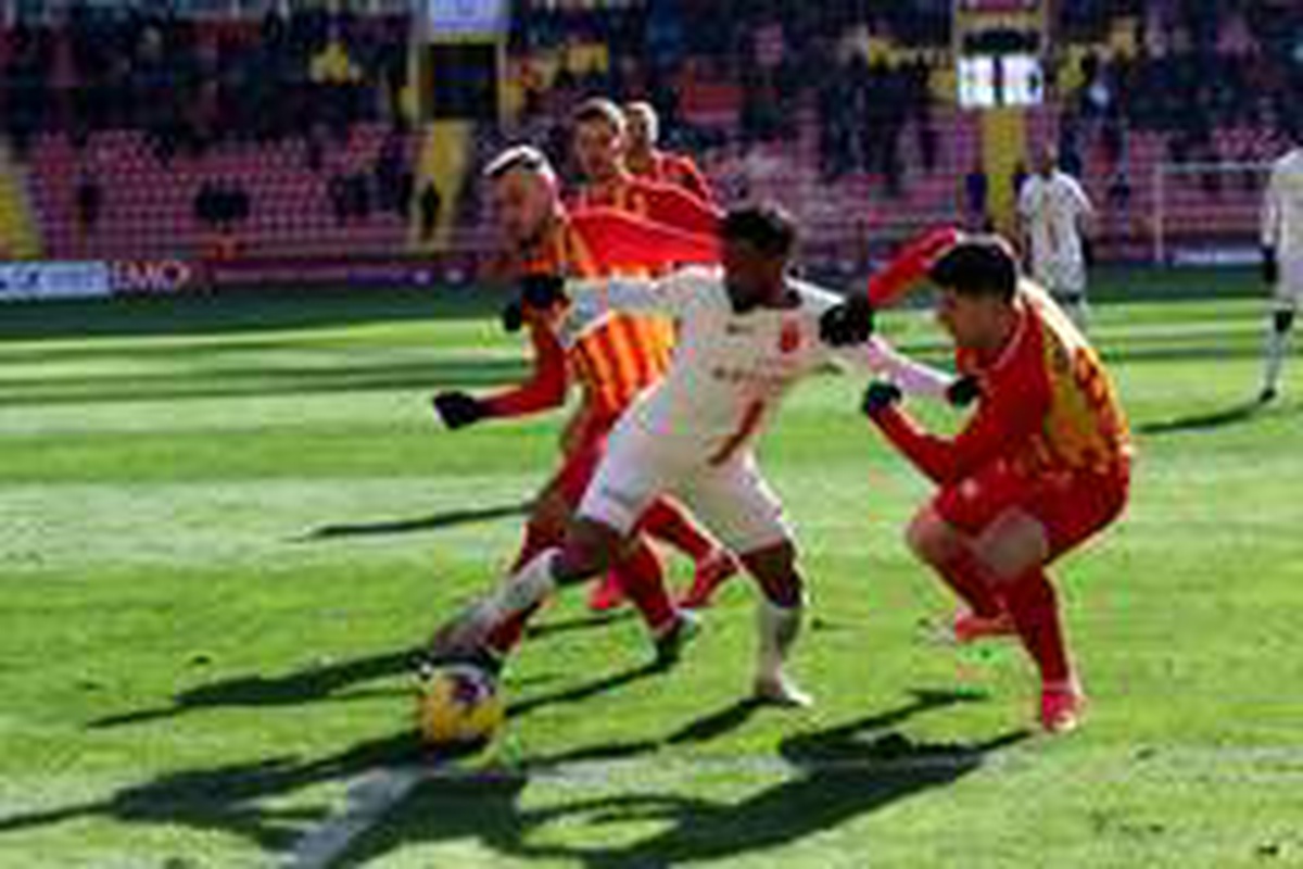 Antalyaspor ile Kayserispor 35. randevuda