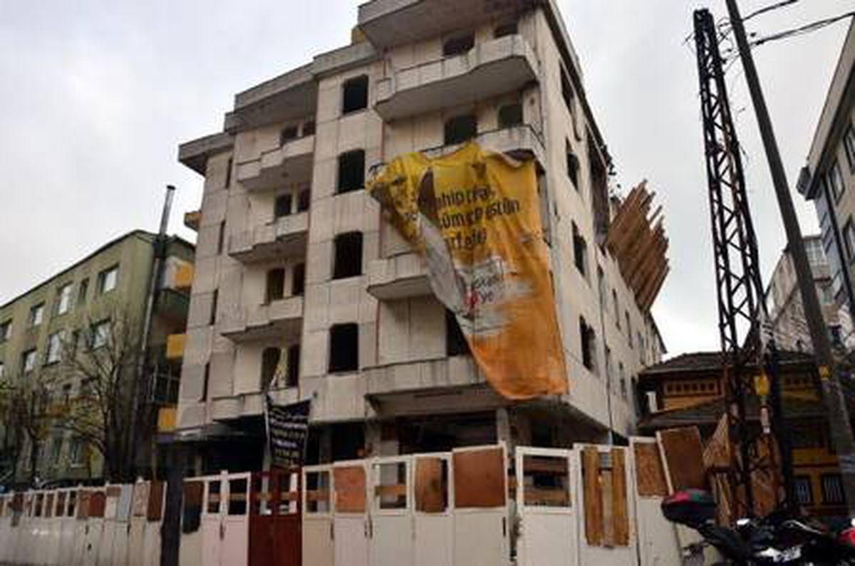 AVCILAR\'DA KENTSEL DÖNÜŞÜM KLASİĞİ: KAPILI ÖNLEM