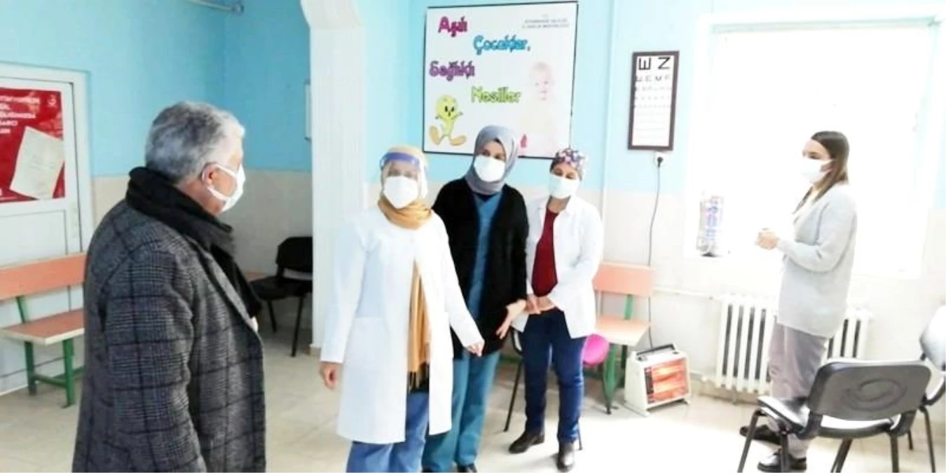 Başkan Karamehmetoğlu\'ndan sağlık çalışanlarına moral ziyareti