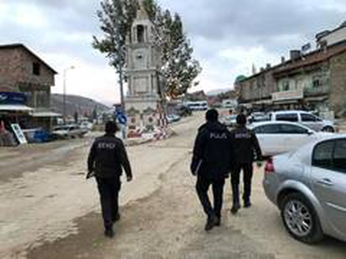 Çelikhan\'ın sokak ve caddeleri boş kaldı
