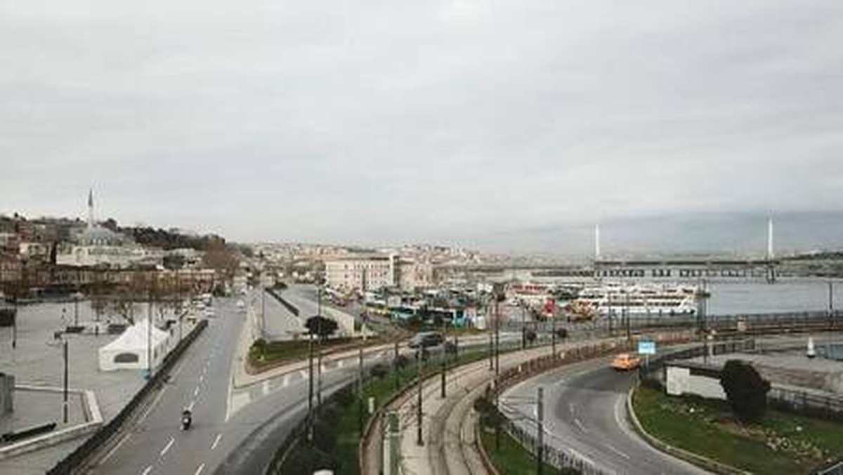 (Havadan fotoğraflarla) İstanbul\'un meydanları ve yolları boş kaldı