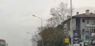 Otomobiliyle makas atan sürücünün tehlikeli yolculuğu kamerada