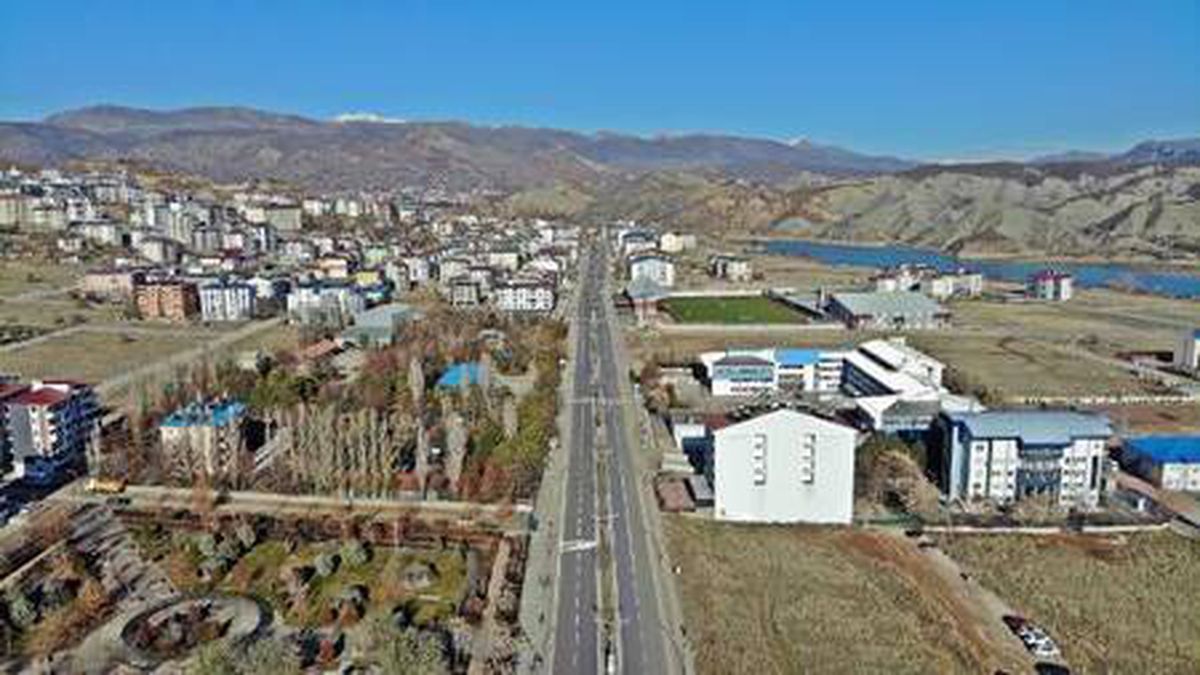 Tunceli\'de boş cadde ve sokaklar, havadan görüntülendi