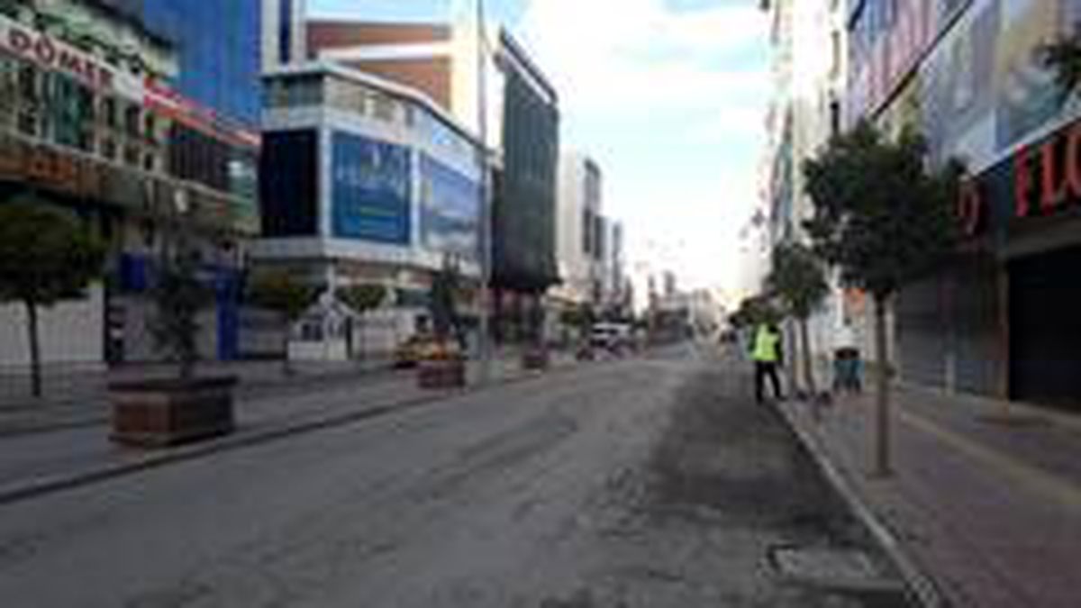 Van\'da kısıtlama sessizliği