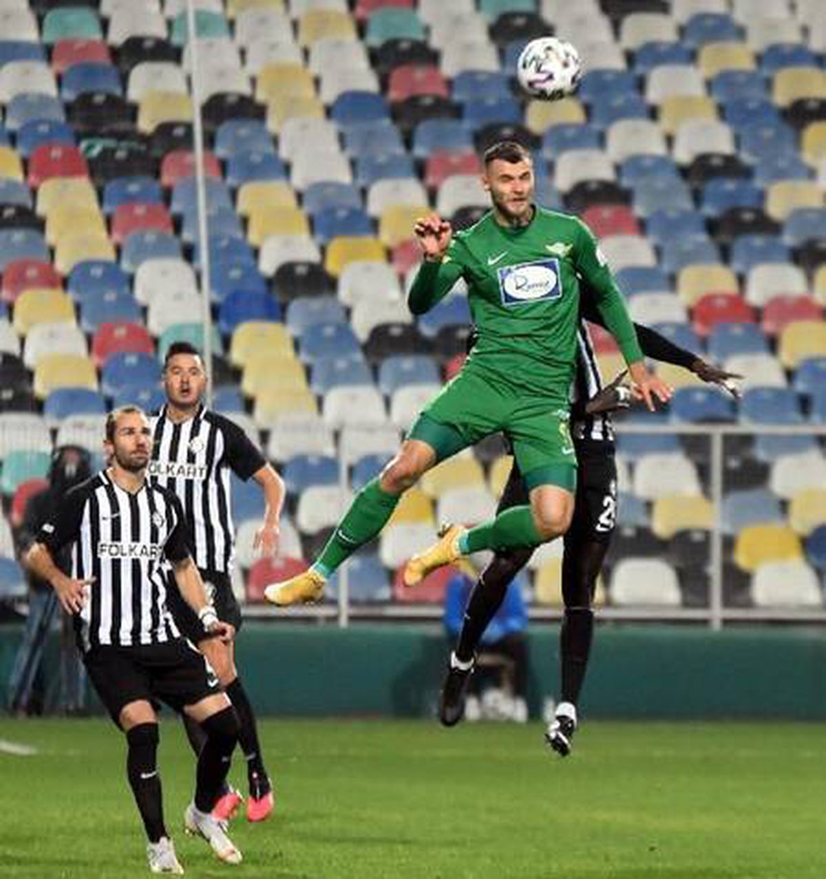 Akhisarspor\'da eleştiriler Hadzic\'e