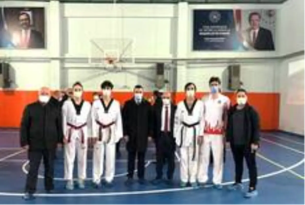 Altınova Spor Salonu törenle açıldı