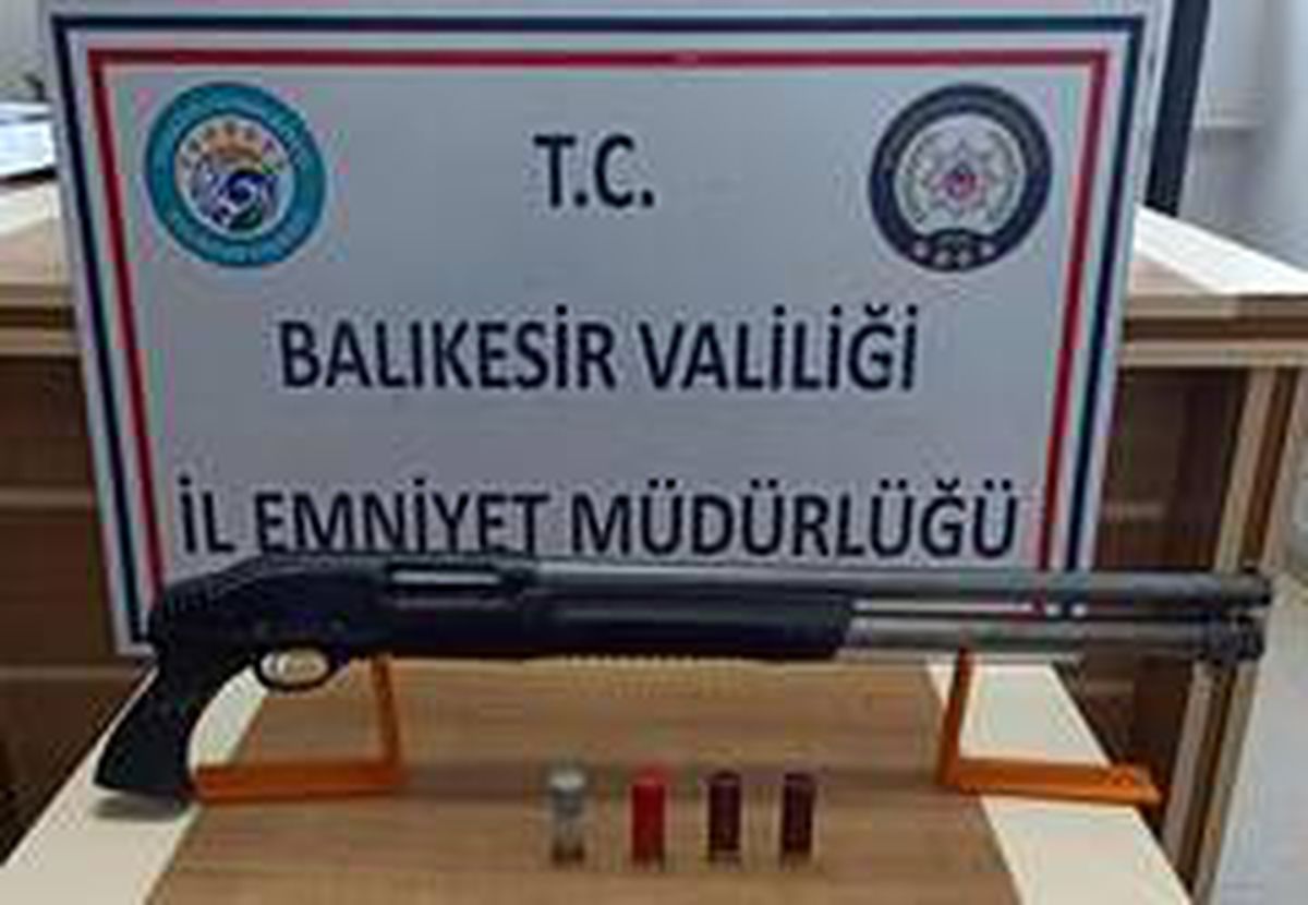 Son Dakika | Balıkesir\'de polis 9 aranan şahıs yakaladı