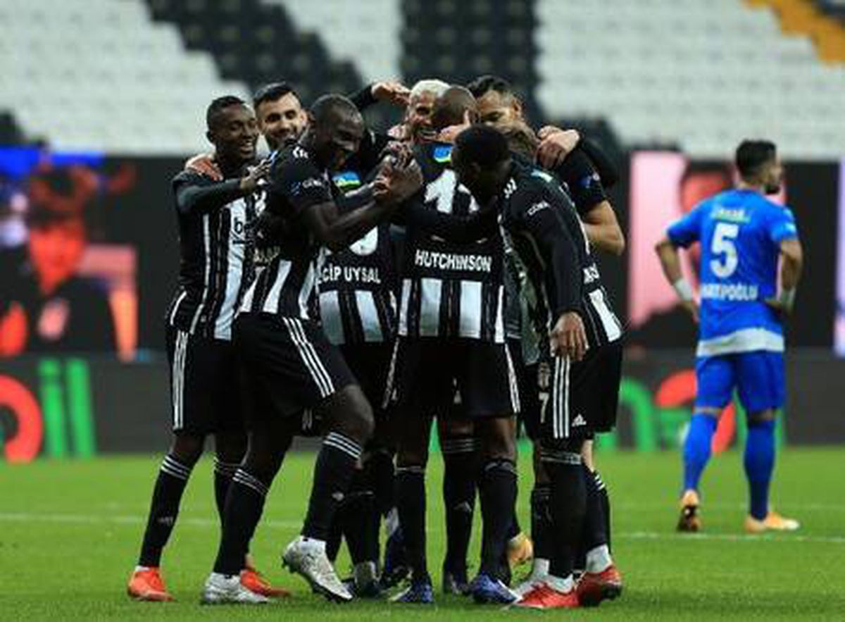 Beşiktaş rakiplerinin ikramını geri çevirmedi (YENİDEN)