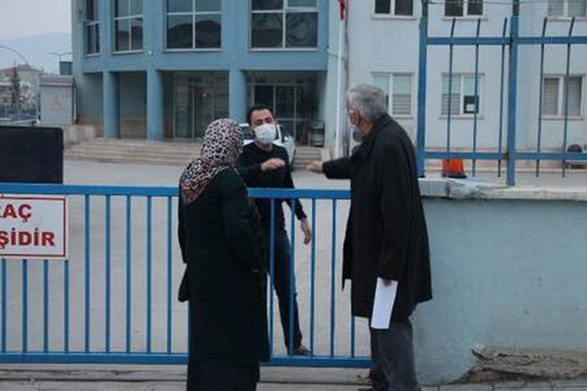 Dolandırılmaktan son anda kurtulan emekli öğretmen: Düşmem diyordum, o tongaya düştüm
