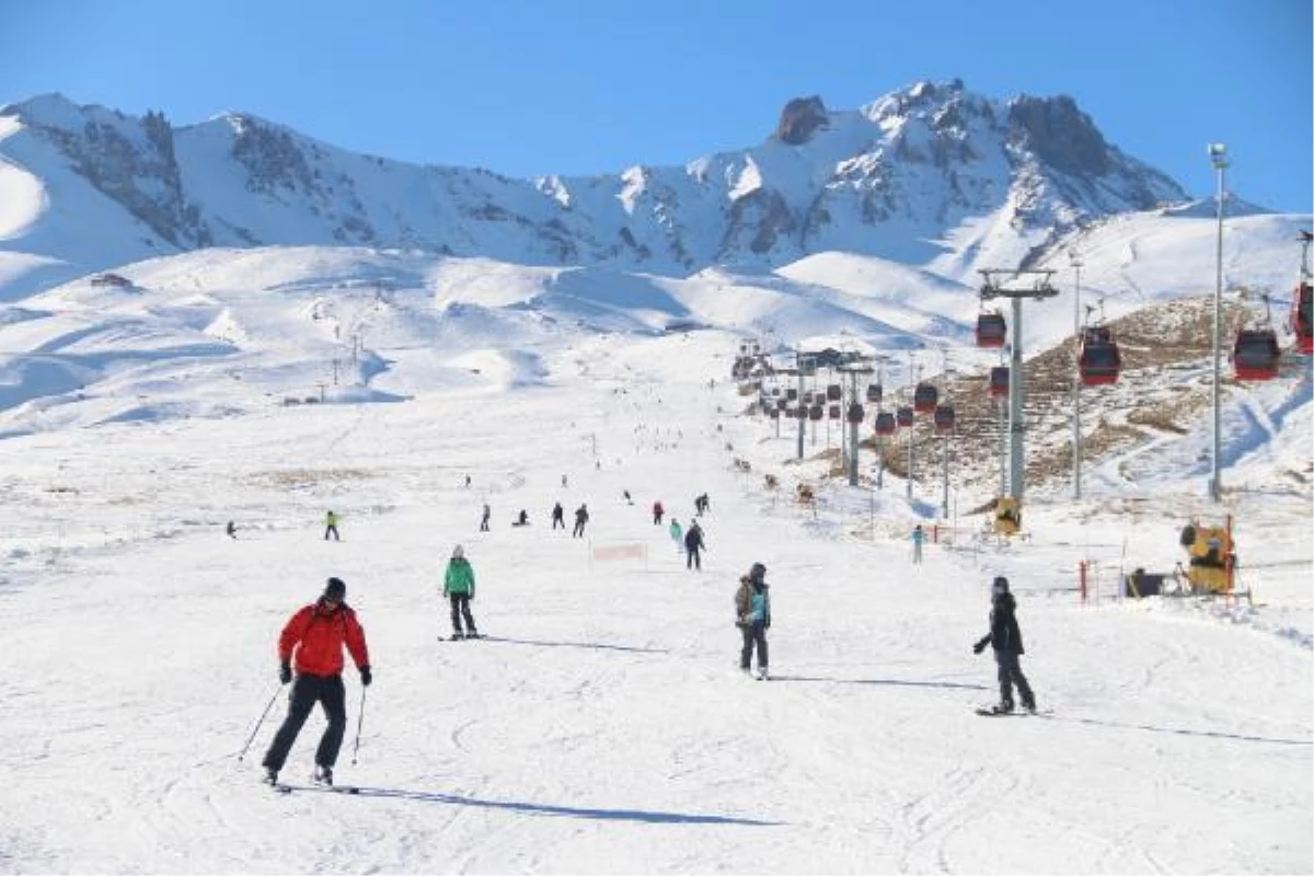 Erciyes Kayak Merkezi\'ne yabancı turist ilgisi