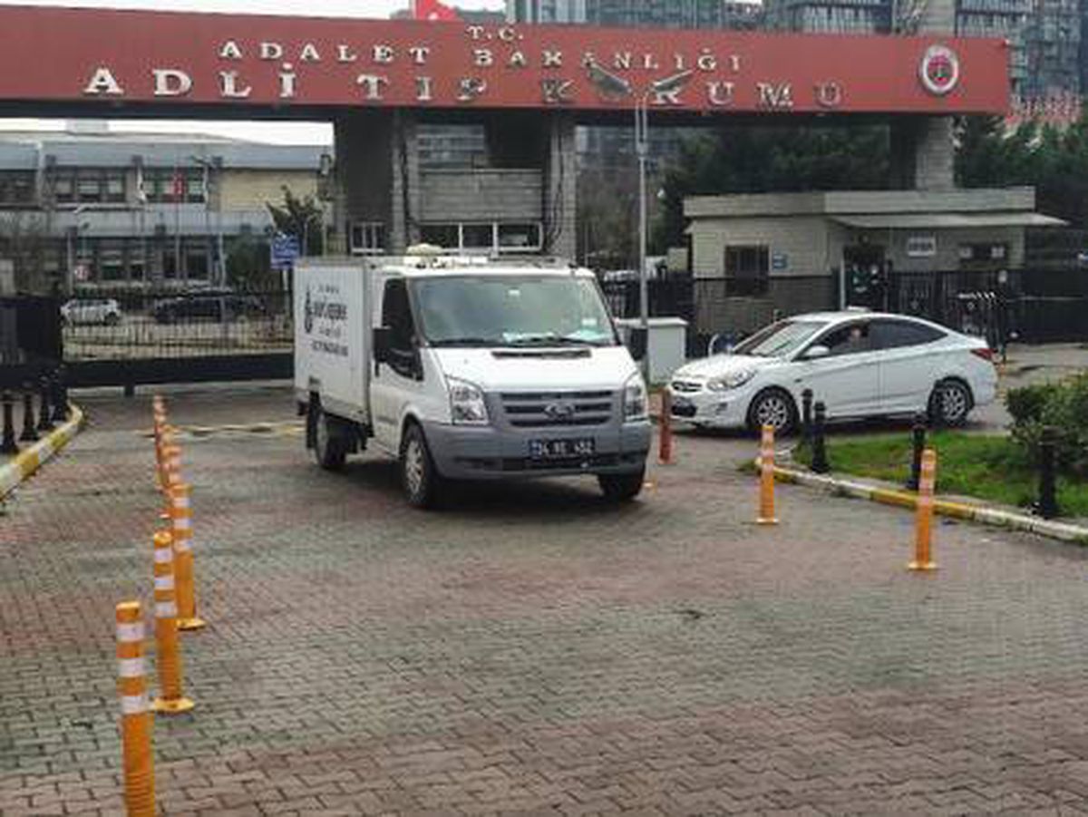 Son dakika haberleri... Evinde ölü bulunan 14 yaşındaki kızın cenazesi Adli Tıp Kurumu\'ndan alındı