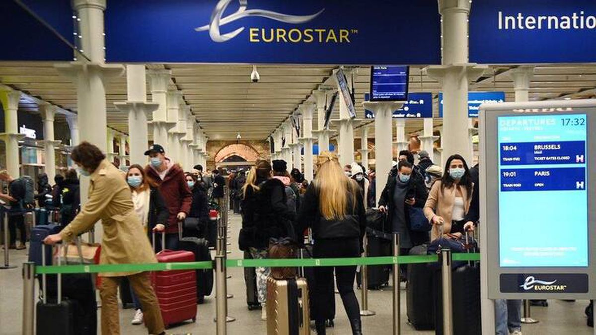 Belçika ve Hollanda, Belçika koronavirüs mutasyonunun görüldüğü İngiltere\'den seyahatı yasakladı, diğer ülkeler sırada