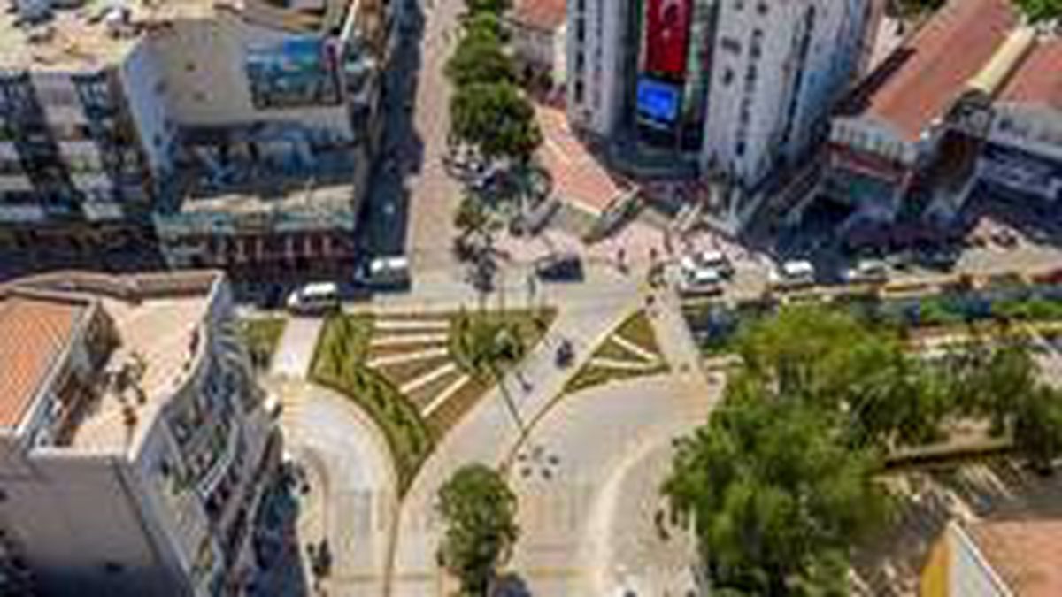 Kusadası\' nda trafik sakinleştirme projesi devam ediyor