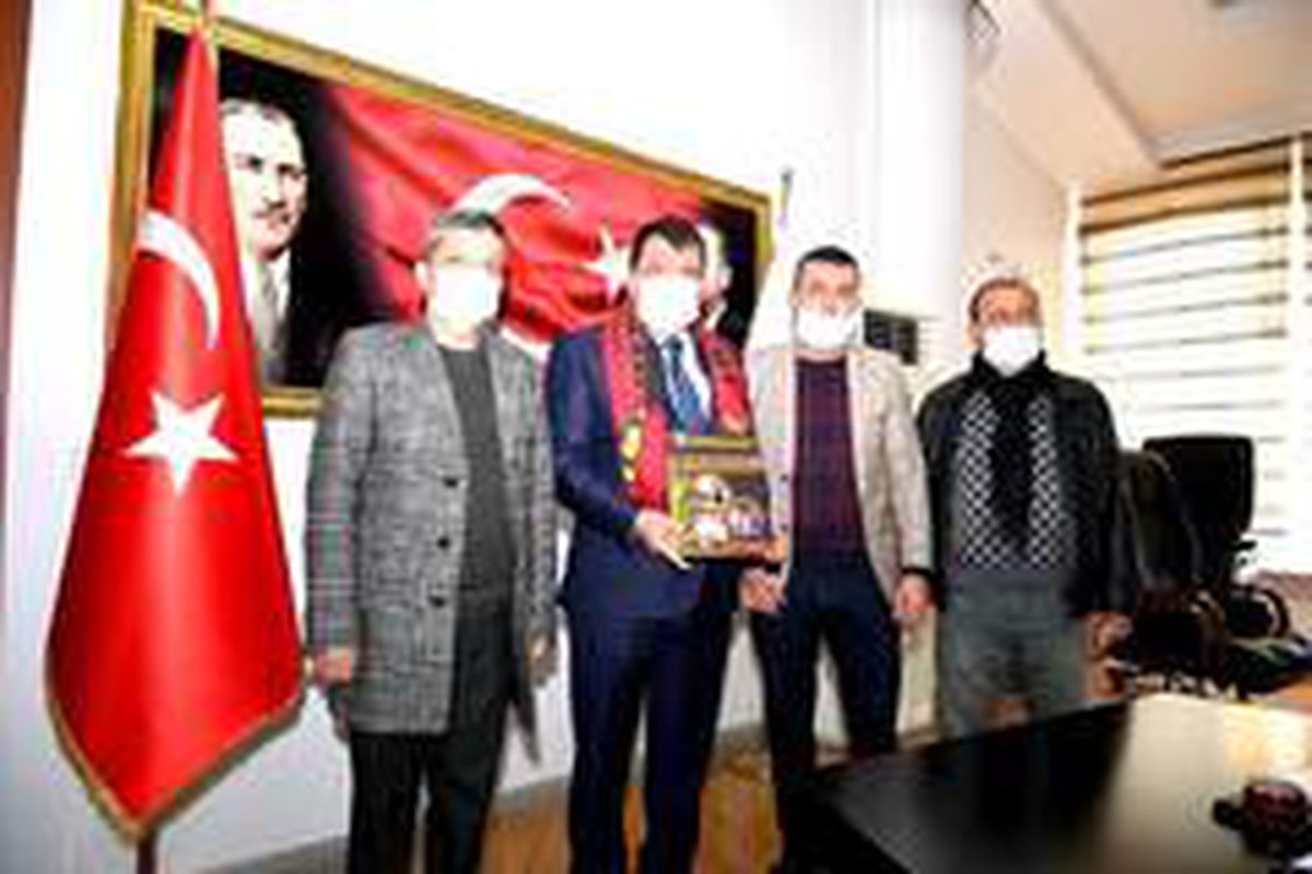 Malatyaspor taraftarlarından Başkan Gürkan\'a ziyaret