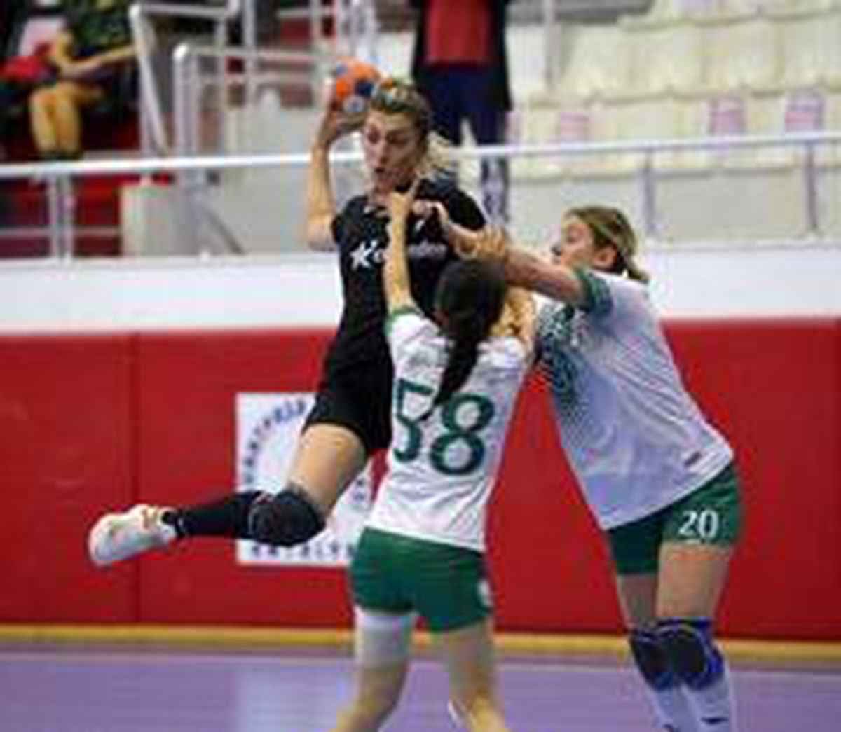 Muratpaşa Belediyespor ilk yarıyı galibiyetle kapattı