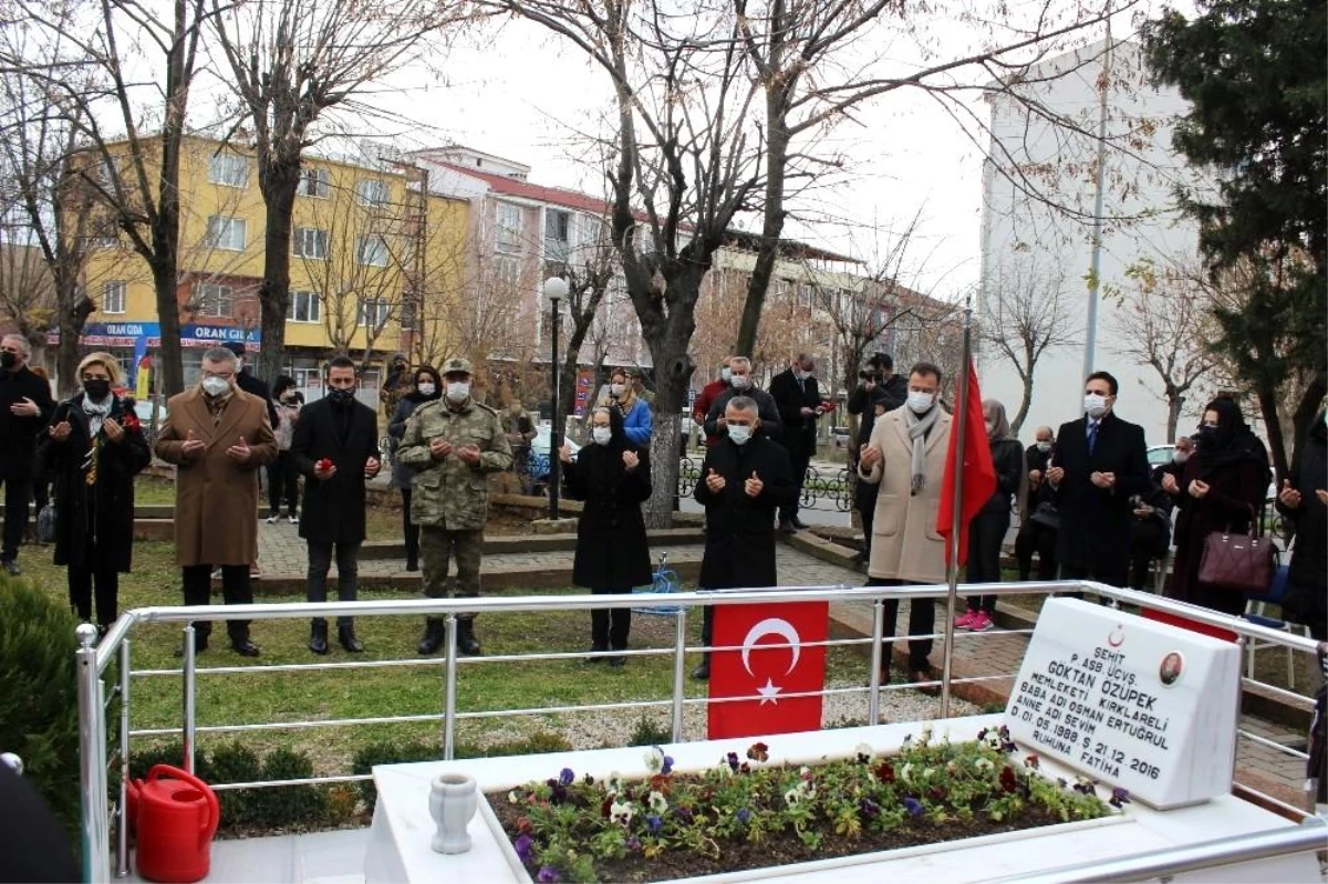 KIRKLARELİ - Fırat Kalkanı Harekatı şehidi Göktan Özüpek kabri başında anıldı