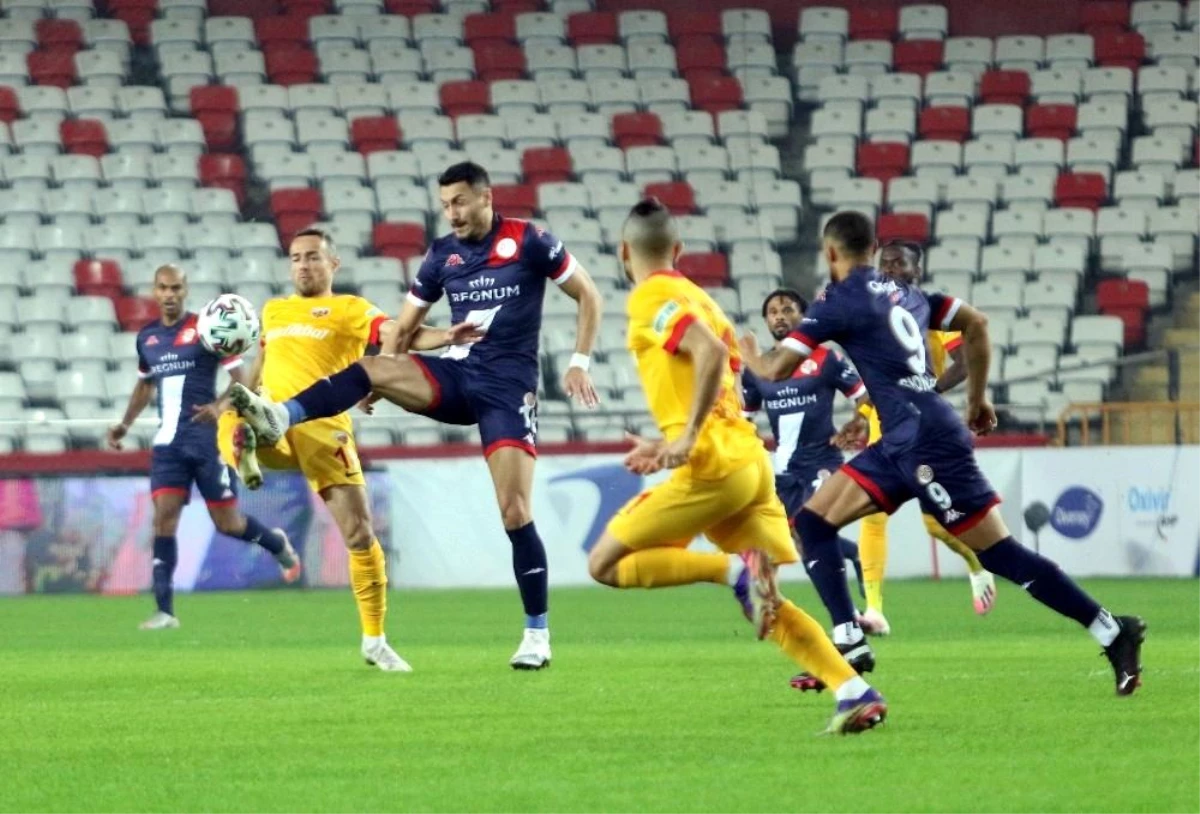 Antalyaspor, sahasında karşılaştığı Kayserispor\'u 2-0 mağlup etti