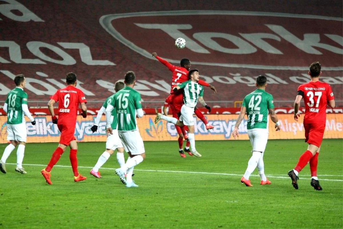 Süper Lig: Konyaspor: 0 Sivasspor: 0 (İlk yarı)