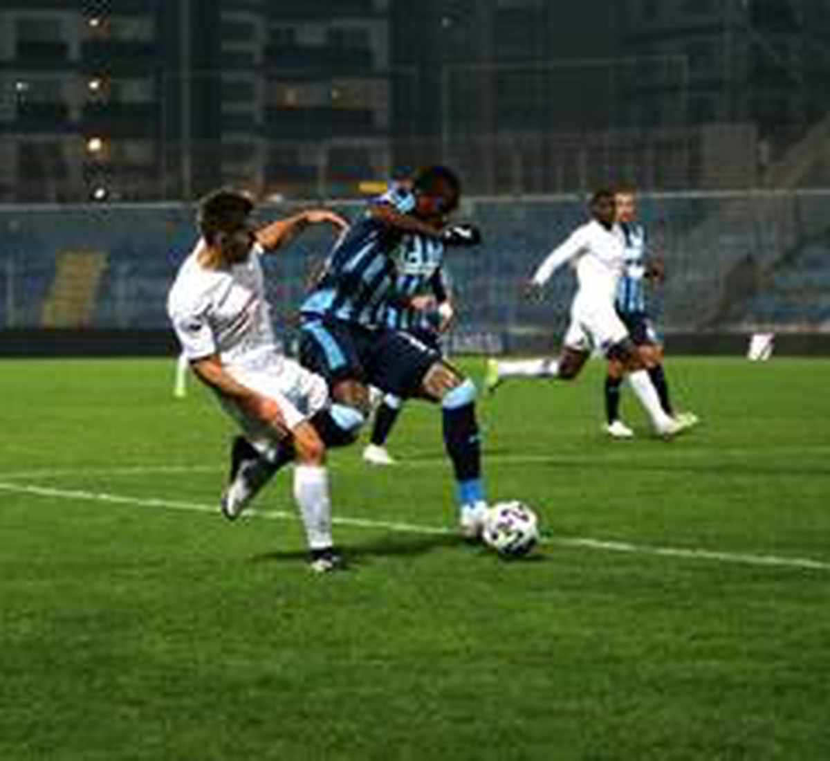 TFF 1. Lig: Adana Demirspor: 3 Tuzlaspor: 0 (İlk yarı sonucu)