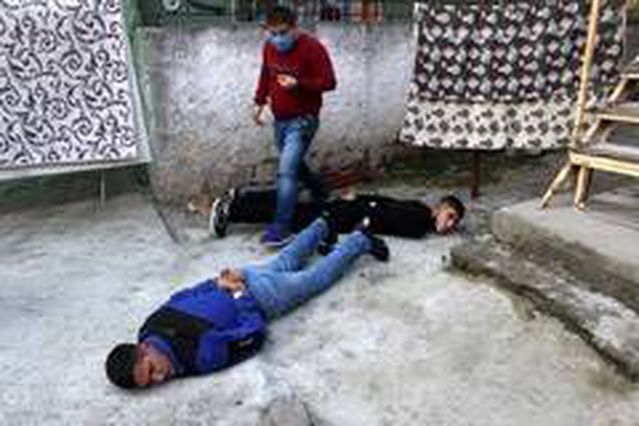 Uyuşturucu tacirlerine film gibi baskın