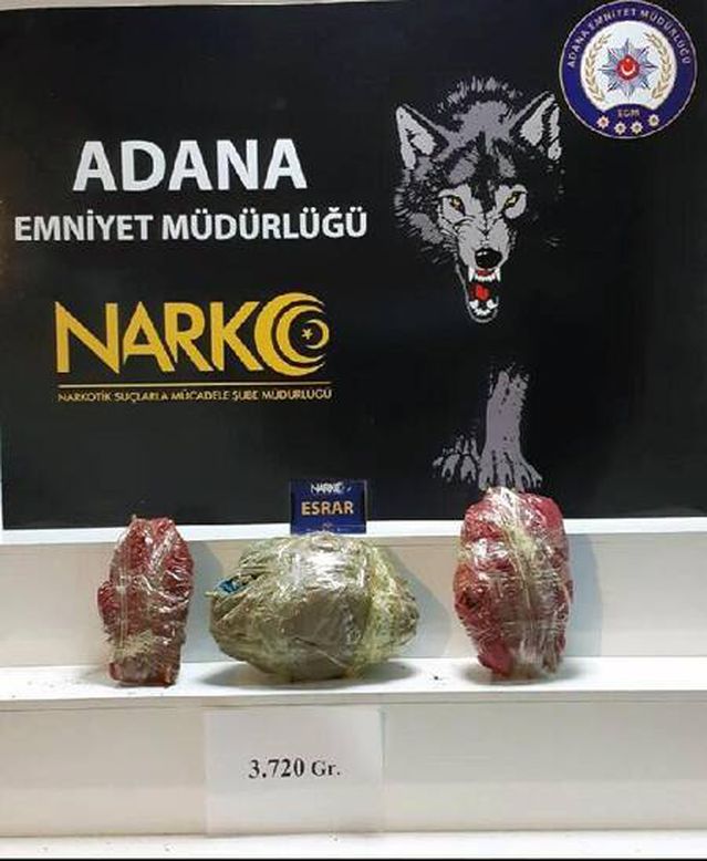 Kadın yolcunun valizinden 3 kilo 720 gram esrar çıktı