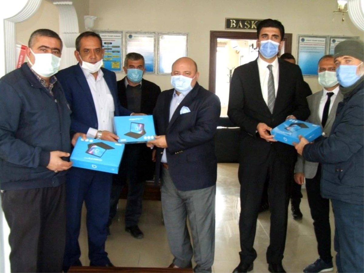 Yerköy Ticaret Borsası\'ndan 55 öğrenciye tablet