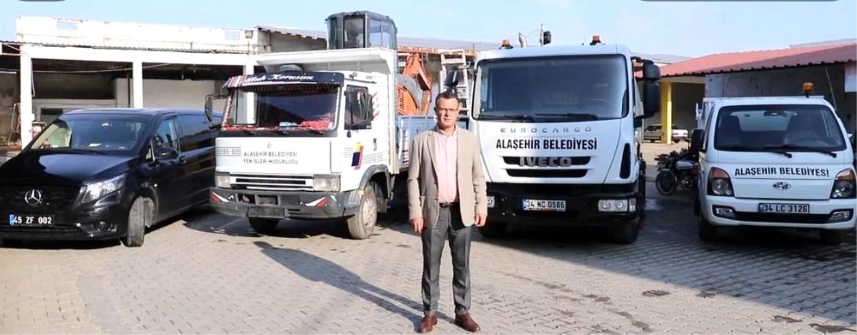 Alaşehir Belediyesi araç filosuna 4 yeni araç daha katıldı