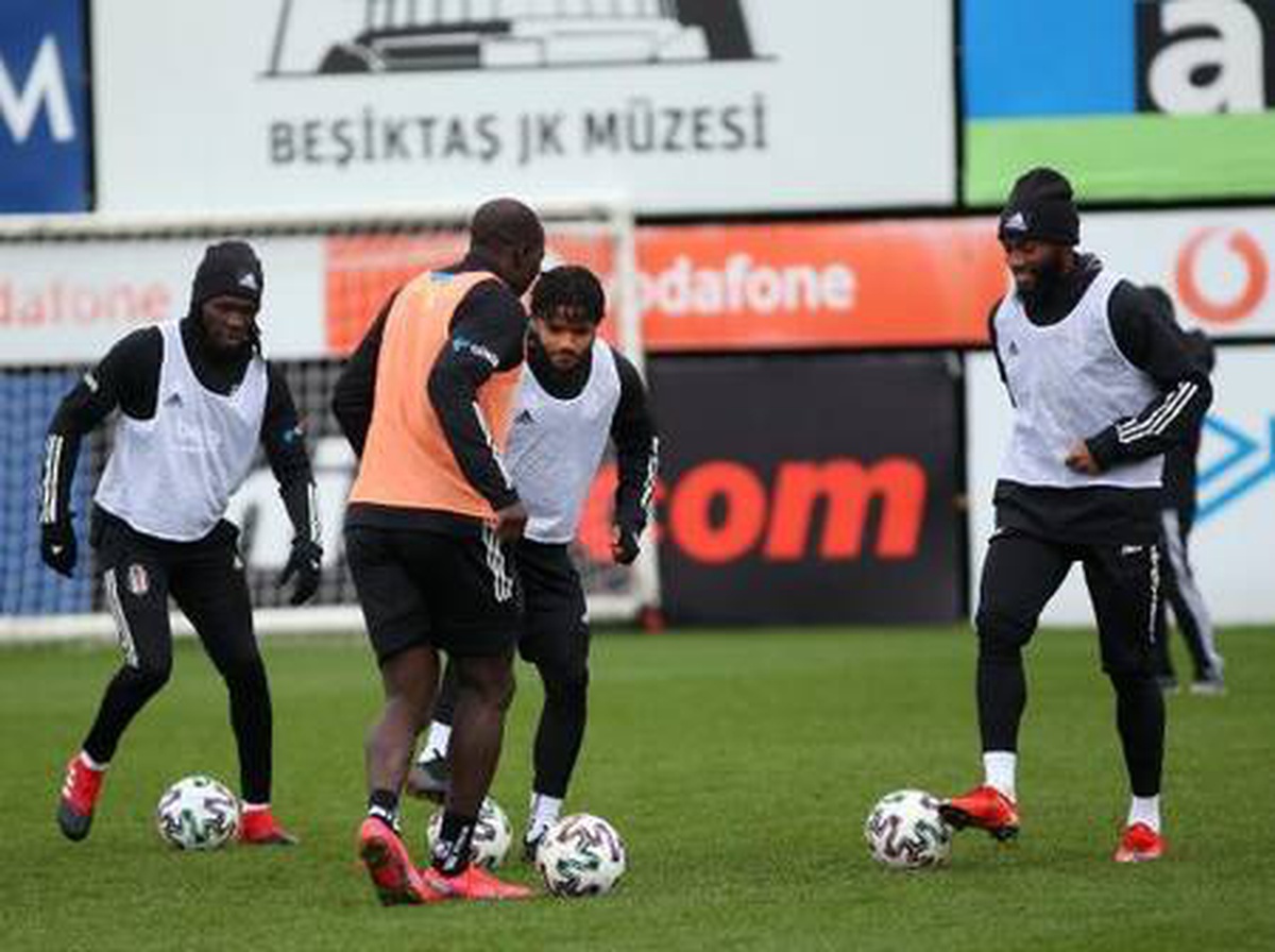 Beşiktaş kondisyon ve taktik çalıştı