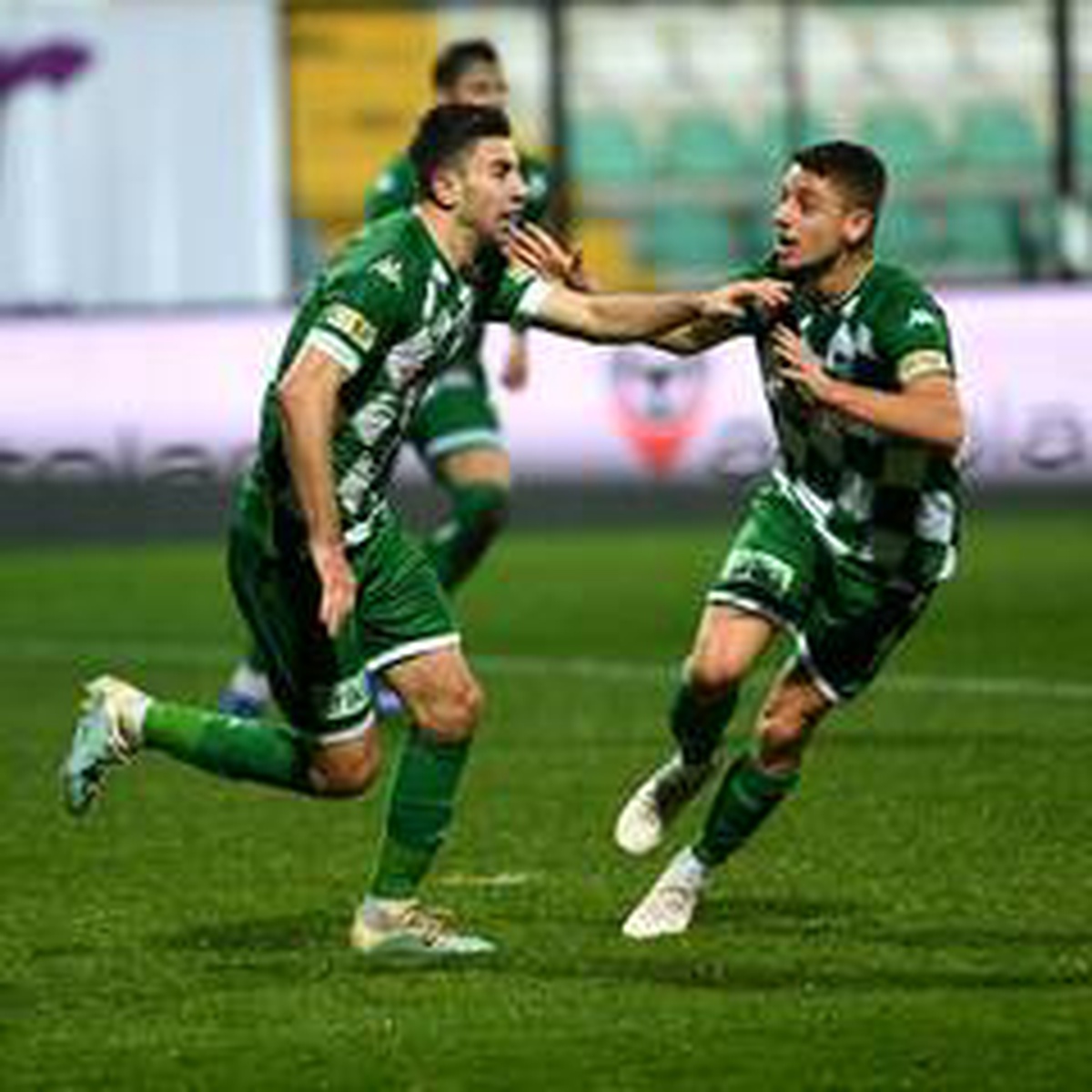 Bursaspor\'un golleri ilk ve son dakikalarda geliyor