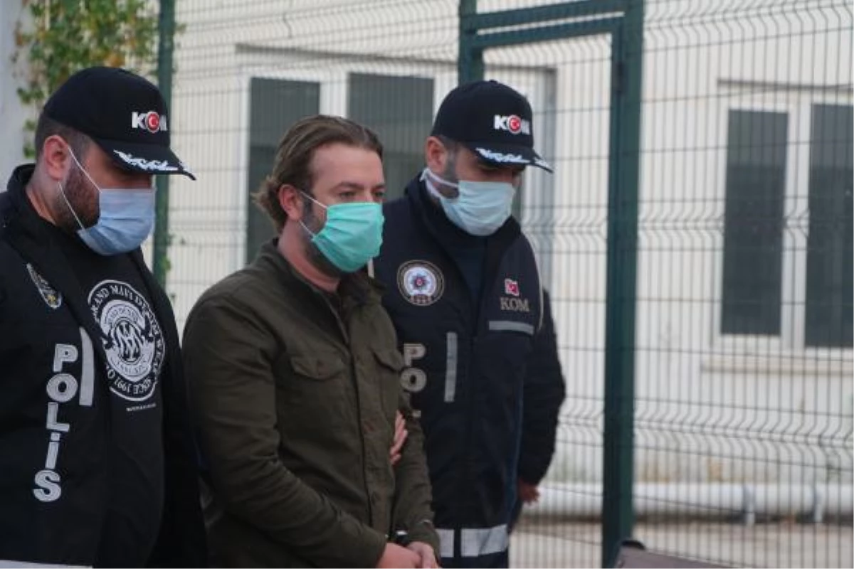Ceyhan Belediyesi\'ne \'rüşvet\' operasyonunda gözaltındaki 23 şüpheli, sağlık kontrolünden geçirildi (2)