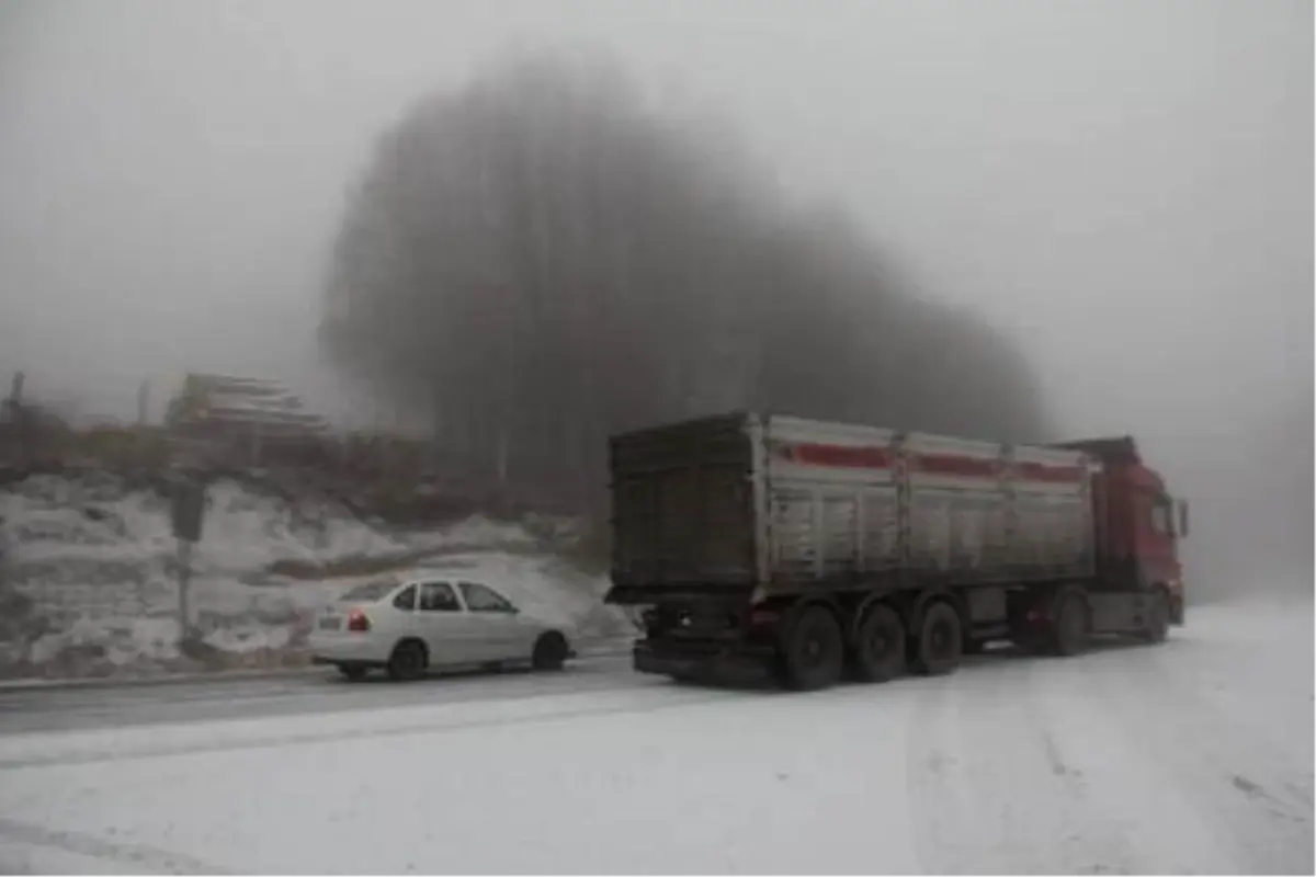 Domaniç'e mevsimin ilk karı yağdı