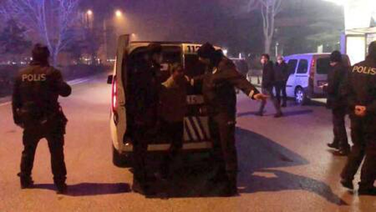 Son dakika haber! Eşini, çocuklarının gözü önünde bıçakladı