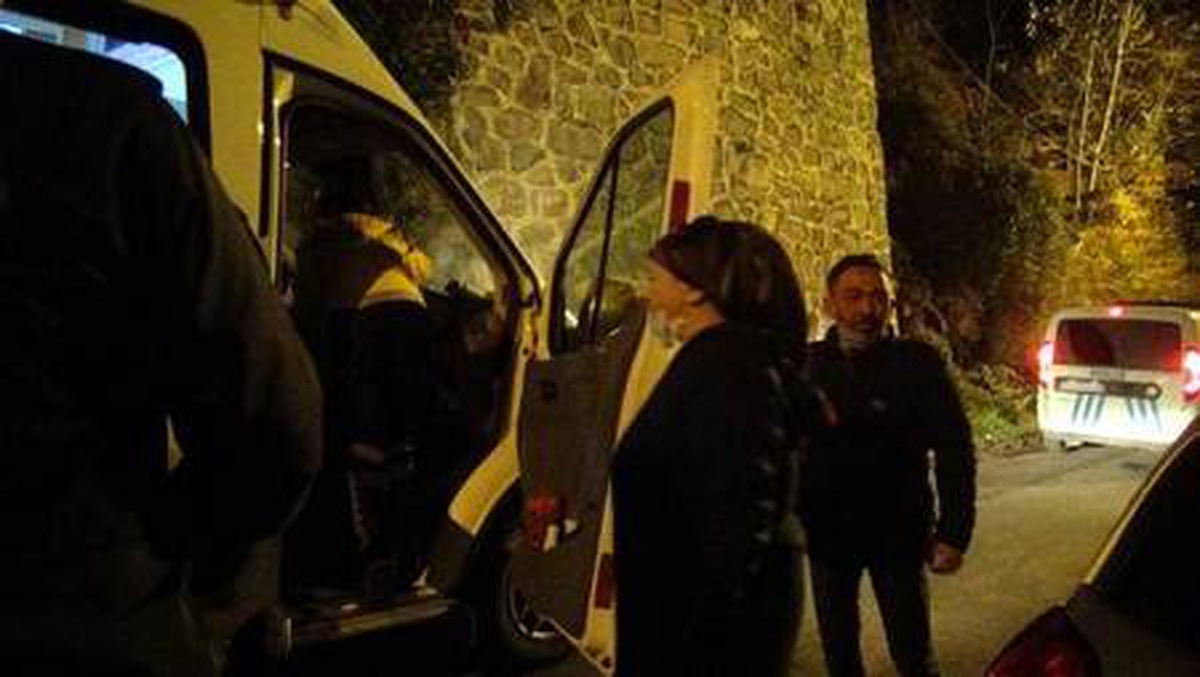 Evlerine gelen 3 kişi tarafından darbedildiler