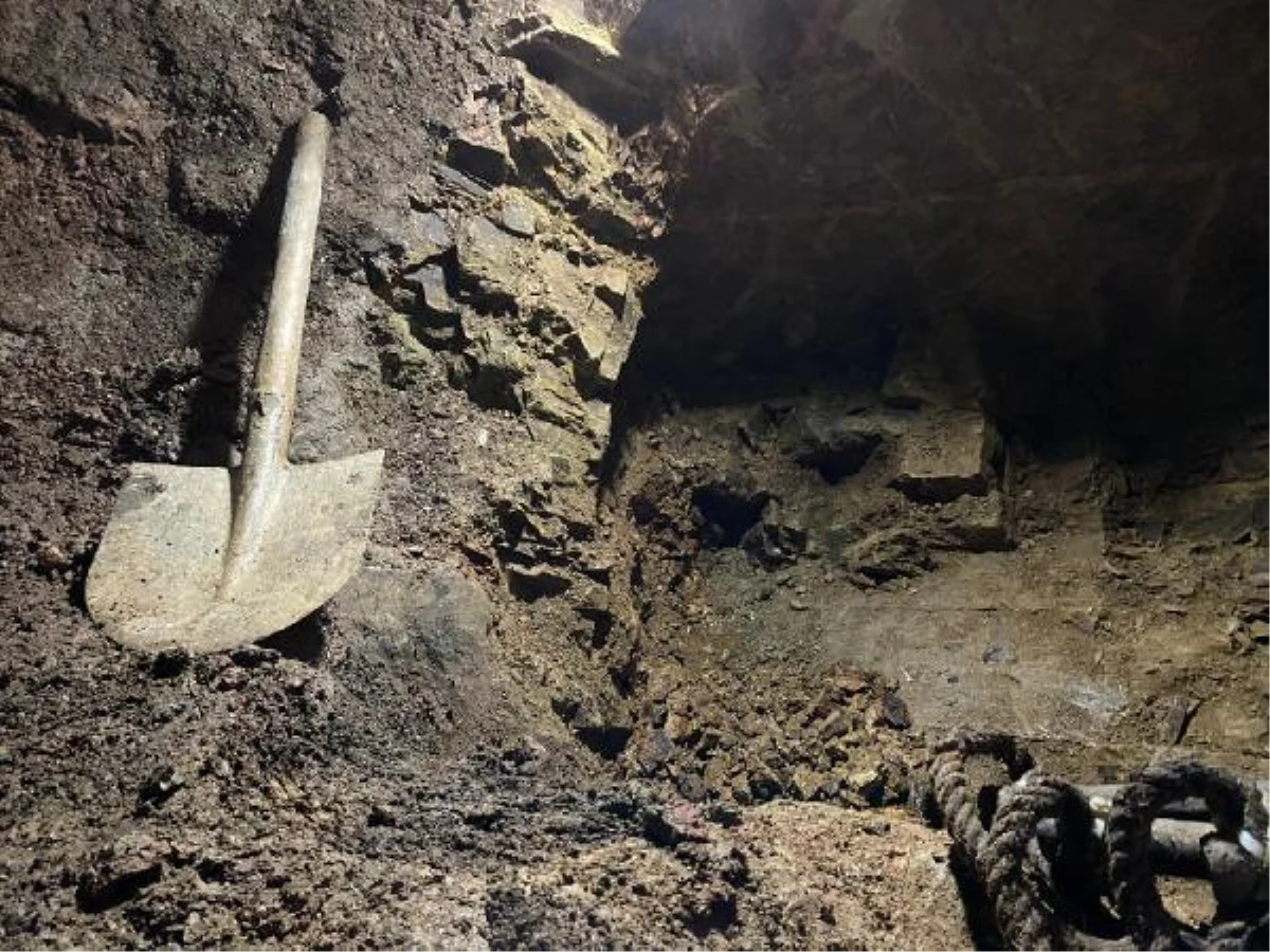 İstanbul\'da uyuşturucu operasyonu; Torbacı ararken tünel buldular