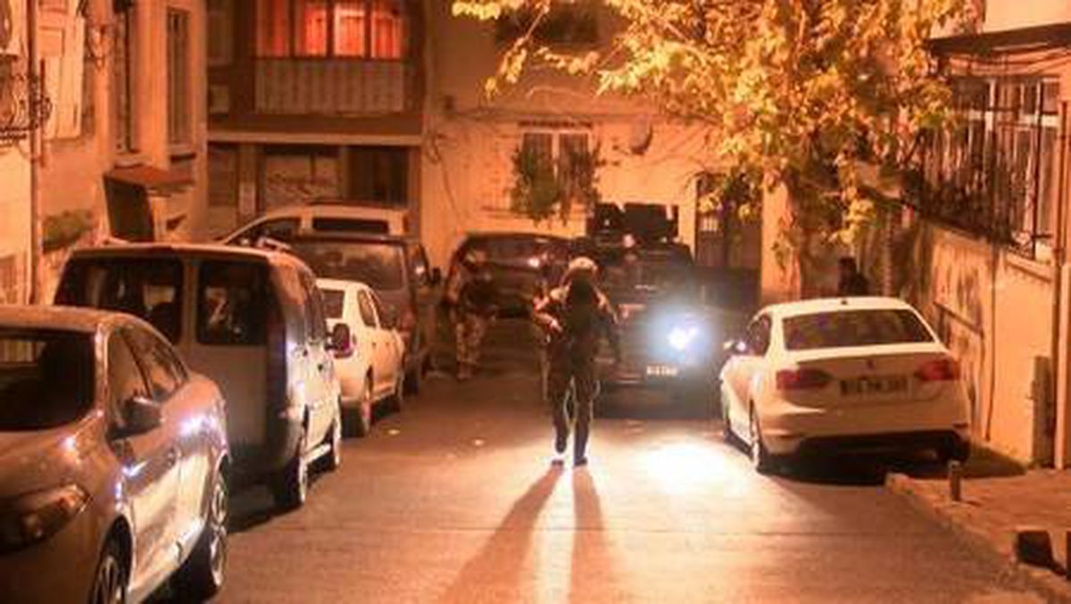 Son dakika haberleri: İstanbul\'da uyuşturucu satıcılarına operasyon: Çok sayıda gözaltı var