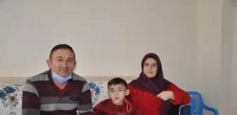 Ölen kızının tekerlekli sandalyesini bağışladı